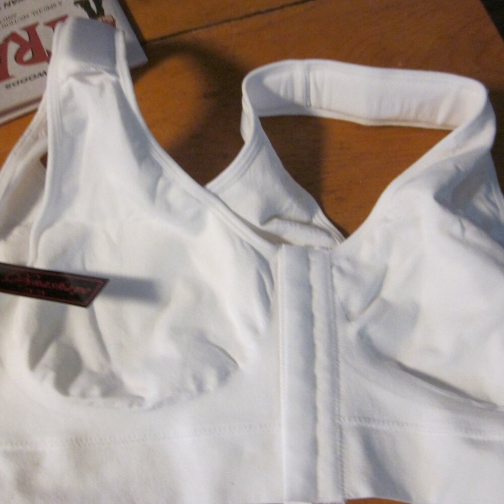 NWT Dynashape white front closure comfort bra no wire 2x 3x size plus size bra